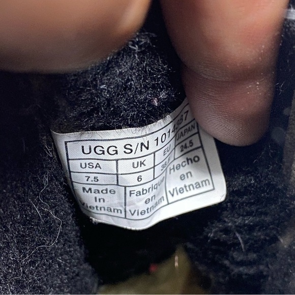 Ugg Australia Women’s Gray Leather Adirondack Snow Winter Boots Size 7.5 - Picture 6 of 6